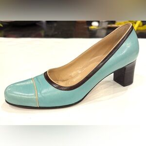 Vintage Bally Heels | Eggshell Blue Two-Tone | Audrey Hepburn Style 7